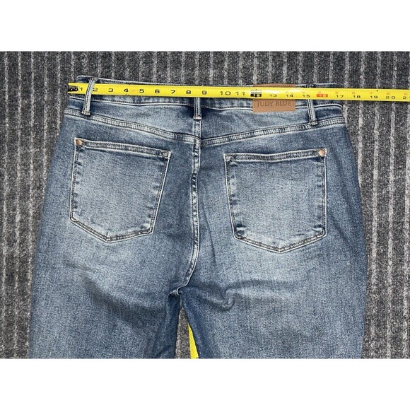 JUDY BLUE Distressed Straight Fit Women's Jeans Size 11/30 Light Med Wash - Picture 7 of 7